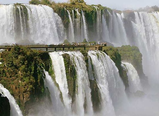Cataratas del Iguazú en su máxima expresión